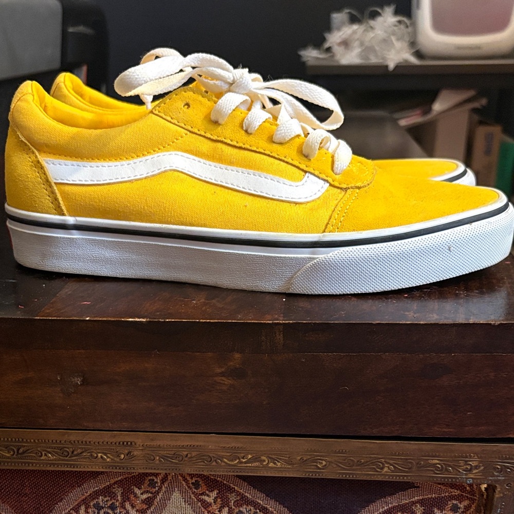 Vans Womens Yellow Suede Low-Top Sneakers with White Stripe